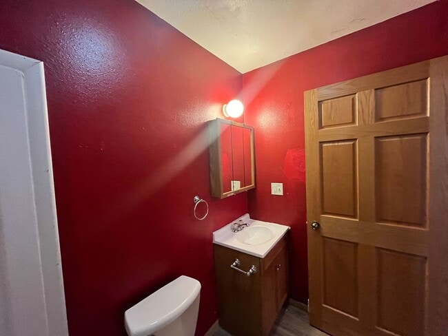 Photo - 1319 E Main St Unit Upper