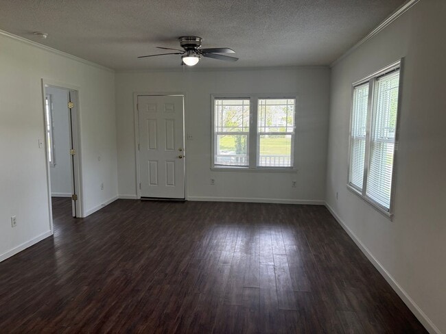 Photo - 1605 High St