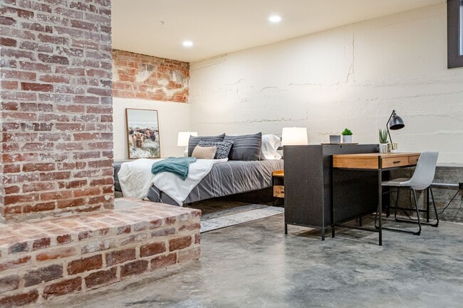 Photo - Velencia Apartments