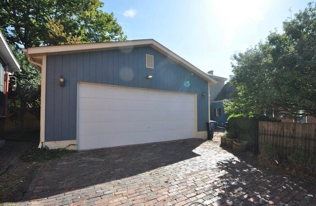 Photo - 586 S 9th St