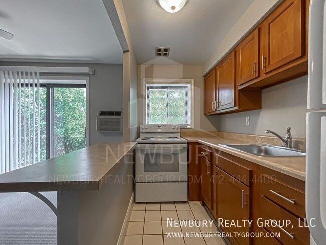 Building Photo - 1848 Chessland St Unit Apt. 16
