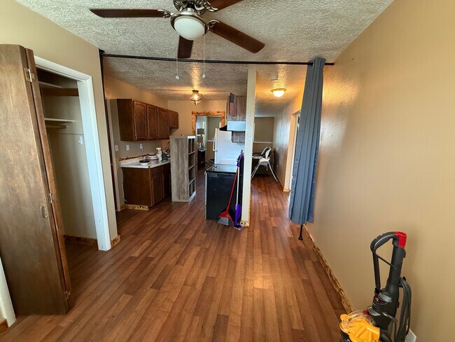 Photo - 310 N 9th Ave