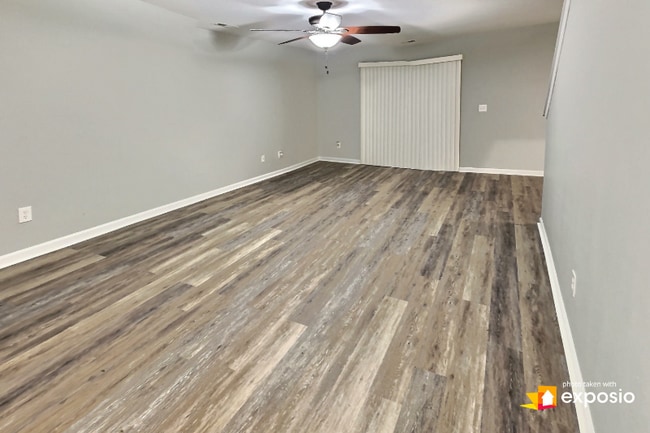 Photo - 2413 Whetstone Ln