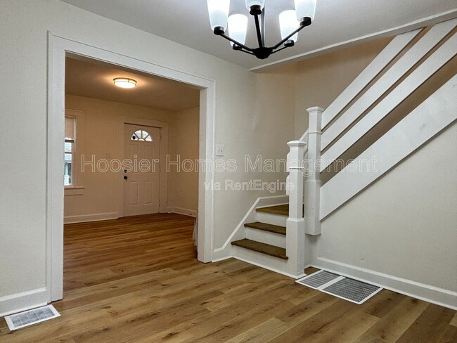 Photo - 83 N Ewing St