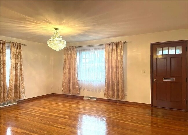 Photo - 184 Hillcrest Ave