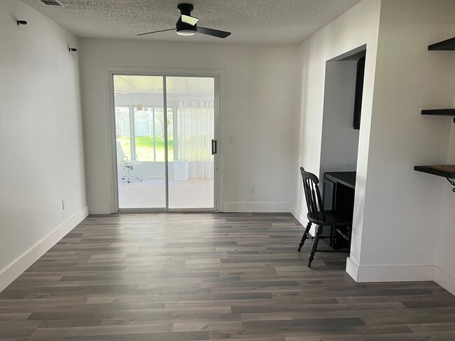 Photo - 215 Hedgewood Ave