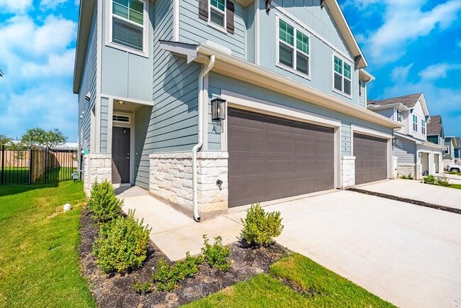 Building Photo - Stylish, Spacious, and Sprinkled with a Dash of Delight