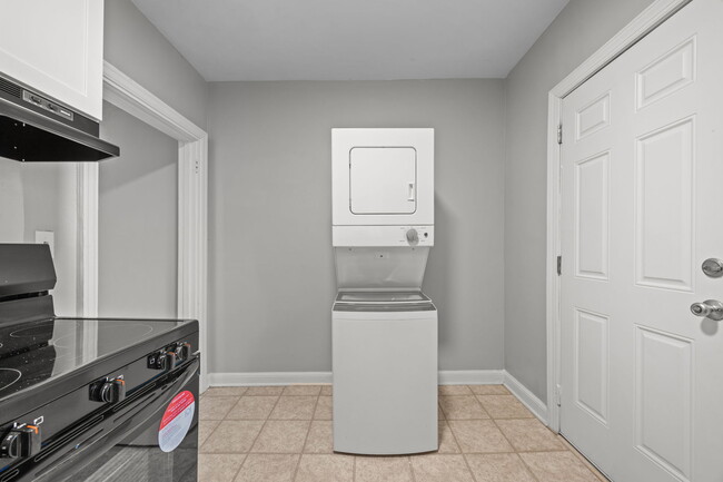 Photo - 300 Chamberlain St Unidad B