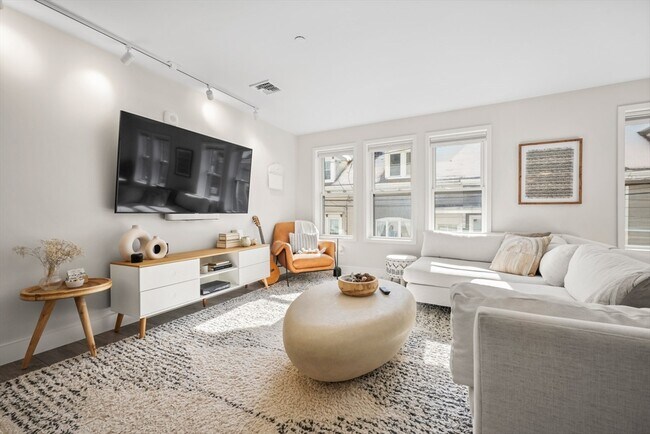 Photo - 14-16 Haynes St Unit 102