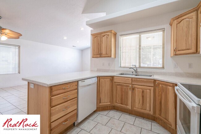 Photo - 2 Bedroom and 2 Bathroom Home near Quail C...
