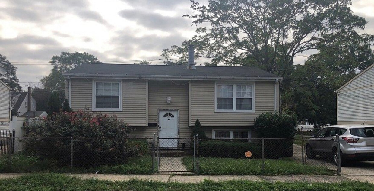 Photo - 88 Halstead St (Newark, NJ)
