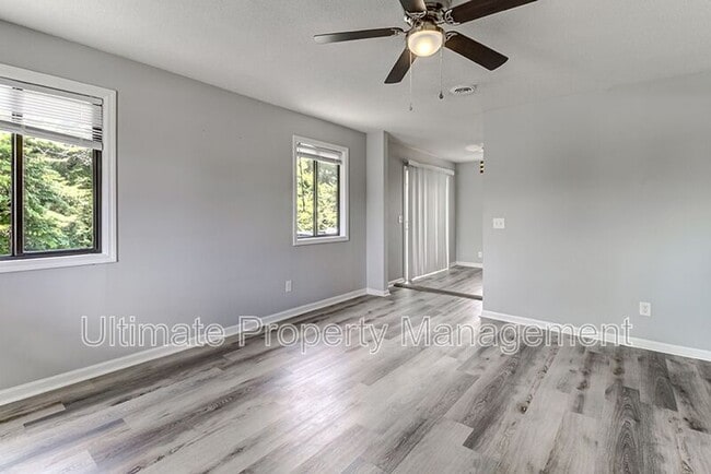 Photo - 1251 Wellington Ave