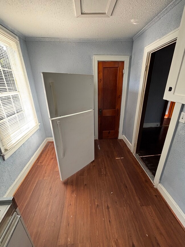 Photo - 422 4th St SW Unit Apartment