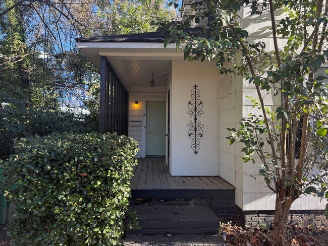 Photo - Cozy One Bedroom Triplex in Dilworth!