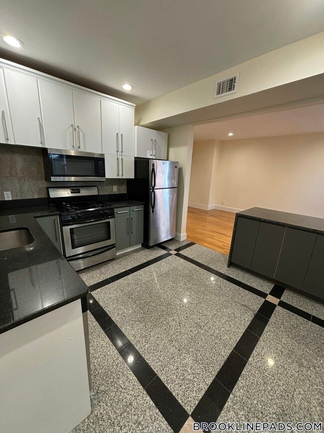 Photo - 69 Babcock St Unit 2