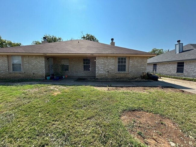 Building Photo - Sable Ln 7748/7750 *LEASE UP ONLY* Unit 7748