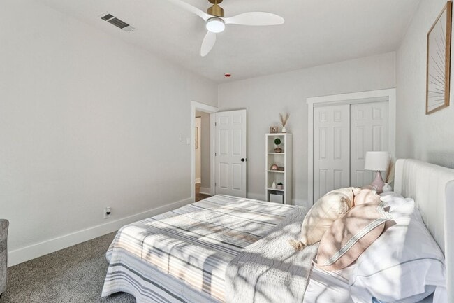 Photo - 1119 W Huisache Ave