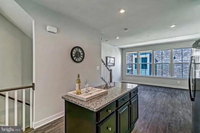 Photo - 2820 Arts Vista Blvd