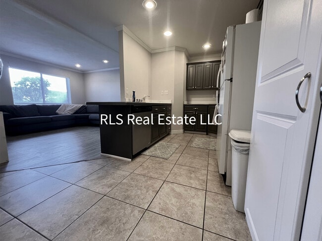 Photo - 1541 N Riverside Ave Unidad 15