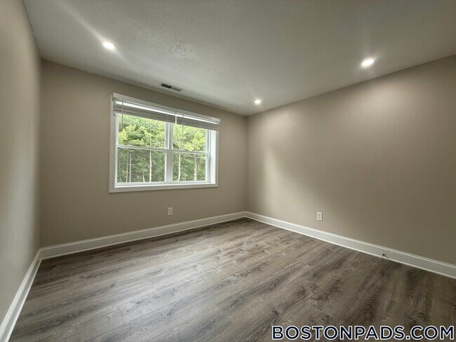 Photo - 27 Kenmar Dr Unit 25