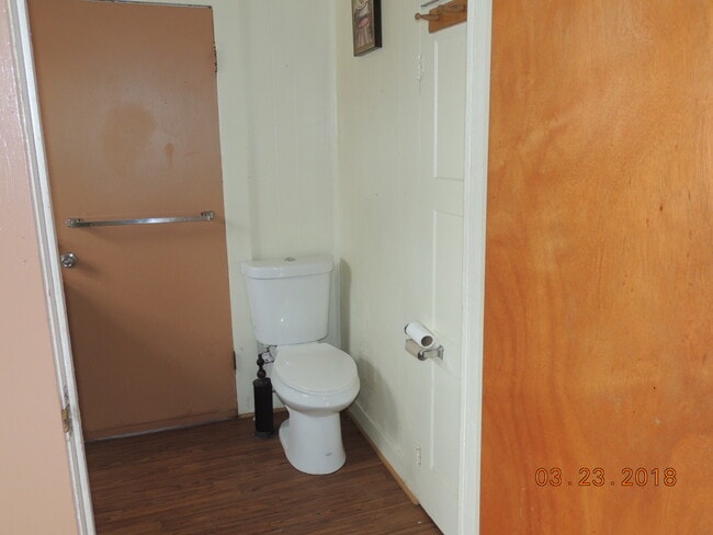 Photo - 1118 Essex St