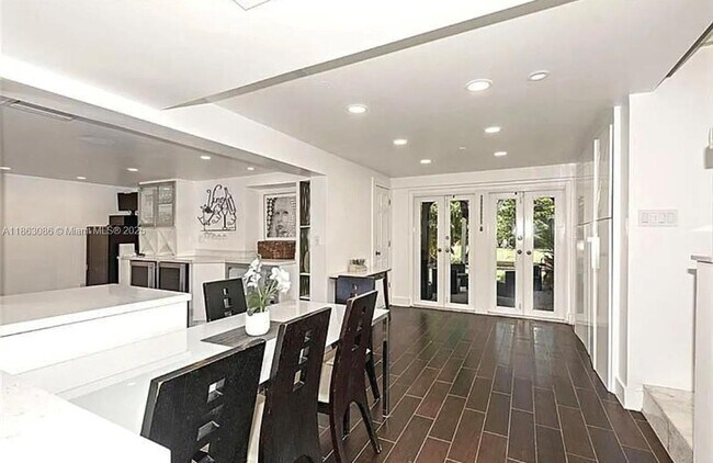 Photo - 2413 Nassau Ln