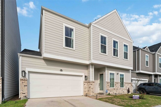 Photo - 405 Stonework Garden Ln