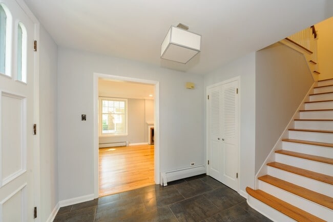 Photo - 706 Juniper Rd