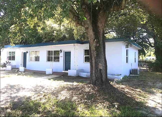 Building Photo - 1664 NE 146th St