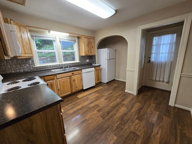 Photo - Charming Ranch Right Off W King Street!