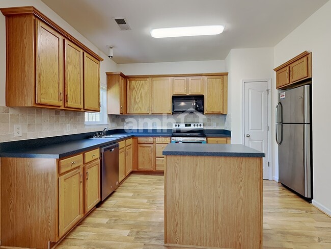 Photo - 3457 Lilliefield Ln