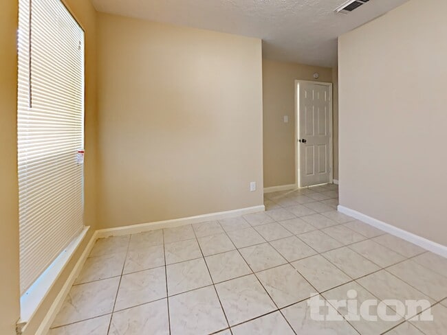 Photo - 3446 Edgecreek Dr