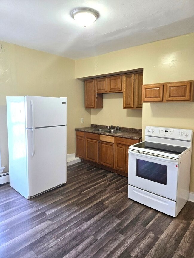 Photo - 79 Wesleyan Ave Unit 2