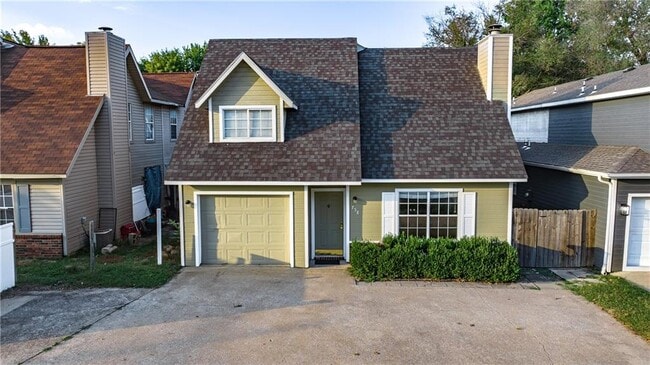 Photo - 758 W Poplar St