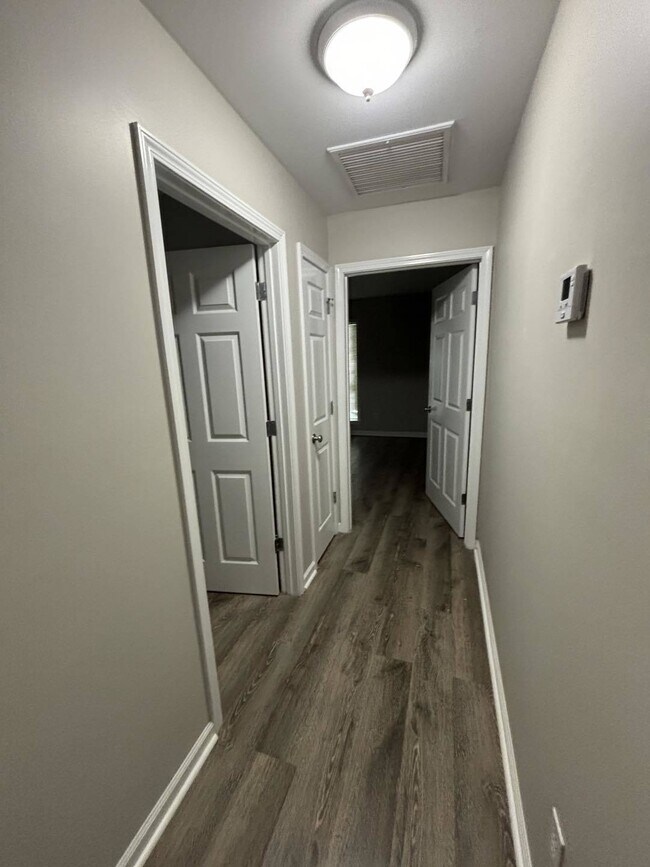 Photo - AVAILABLE FOR RENT - 216 Autumn Ridge Driv... Unit 2