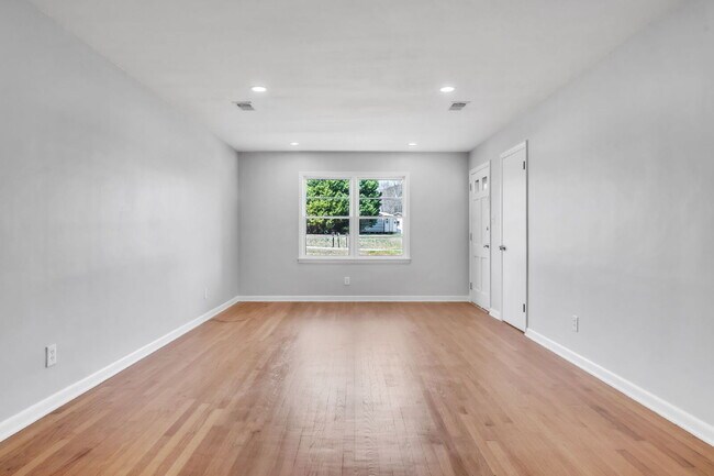 Photo - 2BR/1BA Townhome with Granite Countertops & Carport $1465/mo rent Unidad A