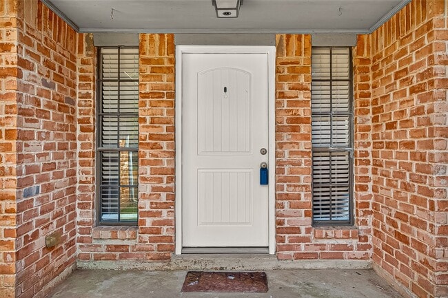 Photo - 18735 Glen Briar Ln