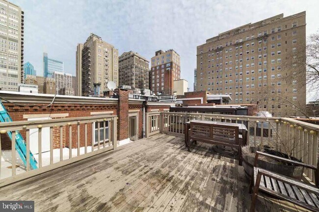 Photo - 2011 Spruce St Unit 2F