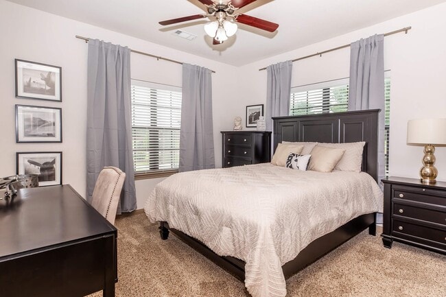 Photo - Town Creek Village Apartments