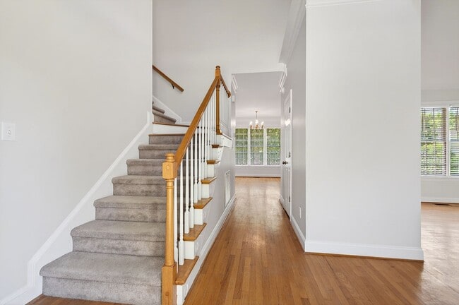 Photo - Move-In Ready Gem in Sought-After Dover Ridge!