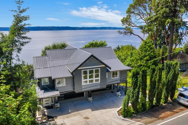 Building Photo - New View Three Tree Point