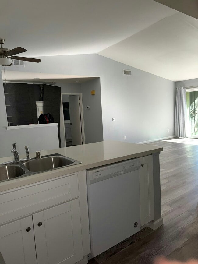 Photo - 2425 Cranston Dr Unit 15