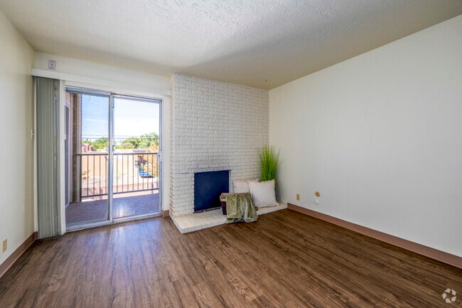 2BR, 2BA - 900SF - Living Room