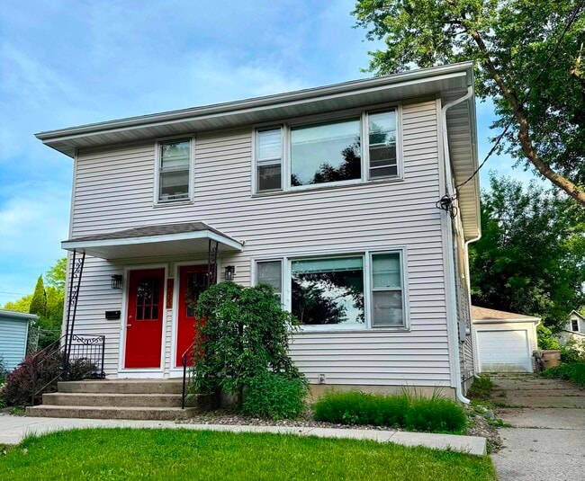 Building Photo - 2333 Hoard St
