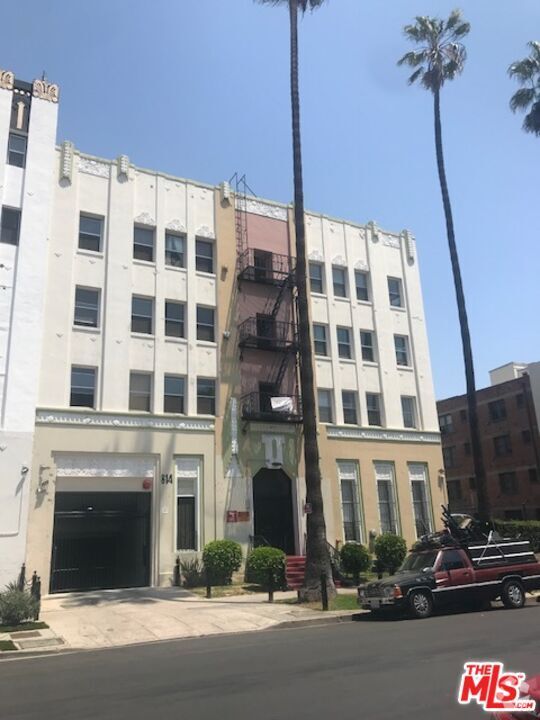 Building Photo - 814 S Hobart Blvd Unit 406 Rental