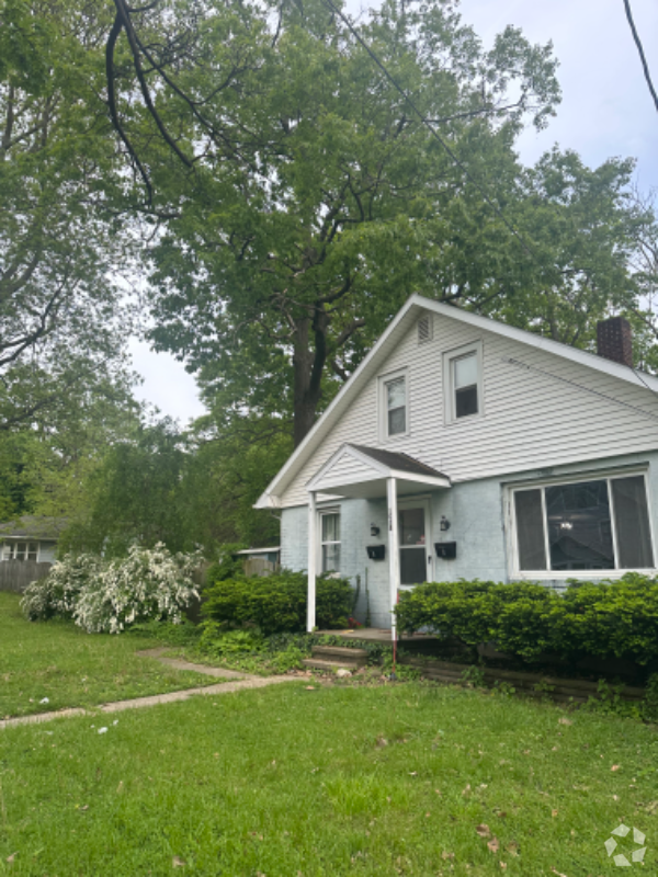 Building Photo - 1028 Bement St Unit A Rental