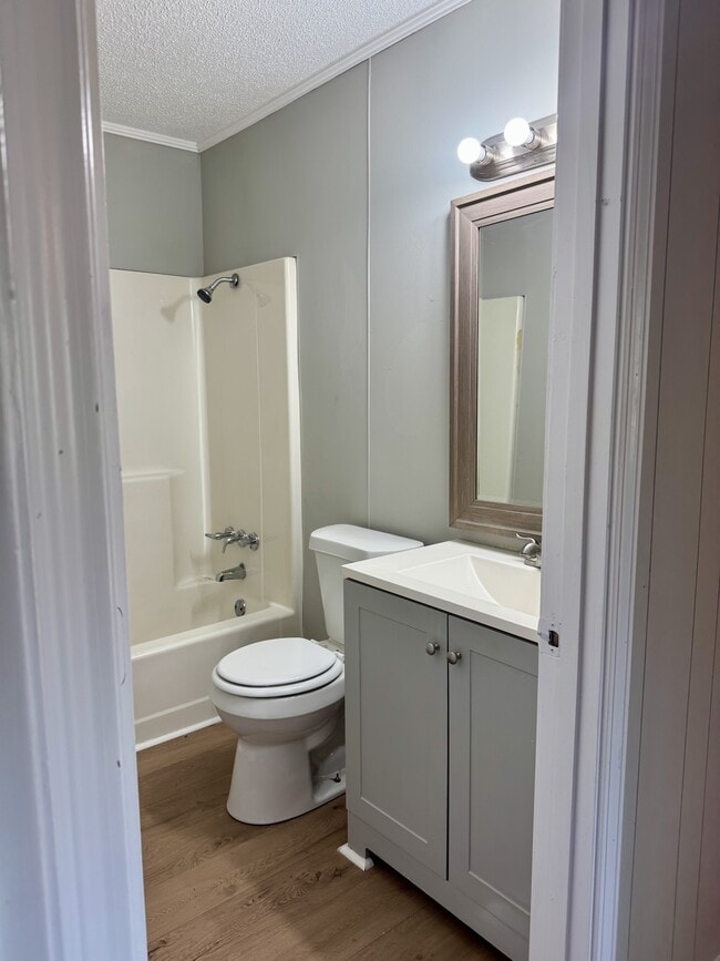 Photo - 2 Clervue Cir NE