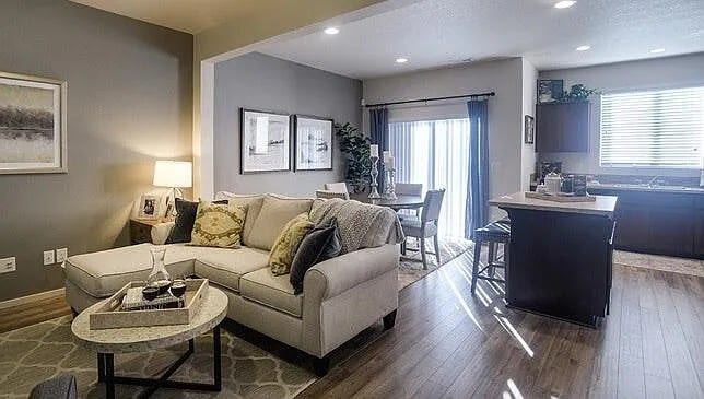 Photo - 1402 NE 85th Way
