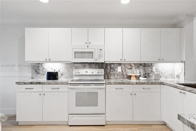 Photo - 2090 Borealis Way