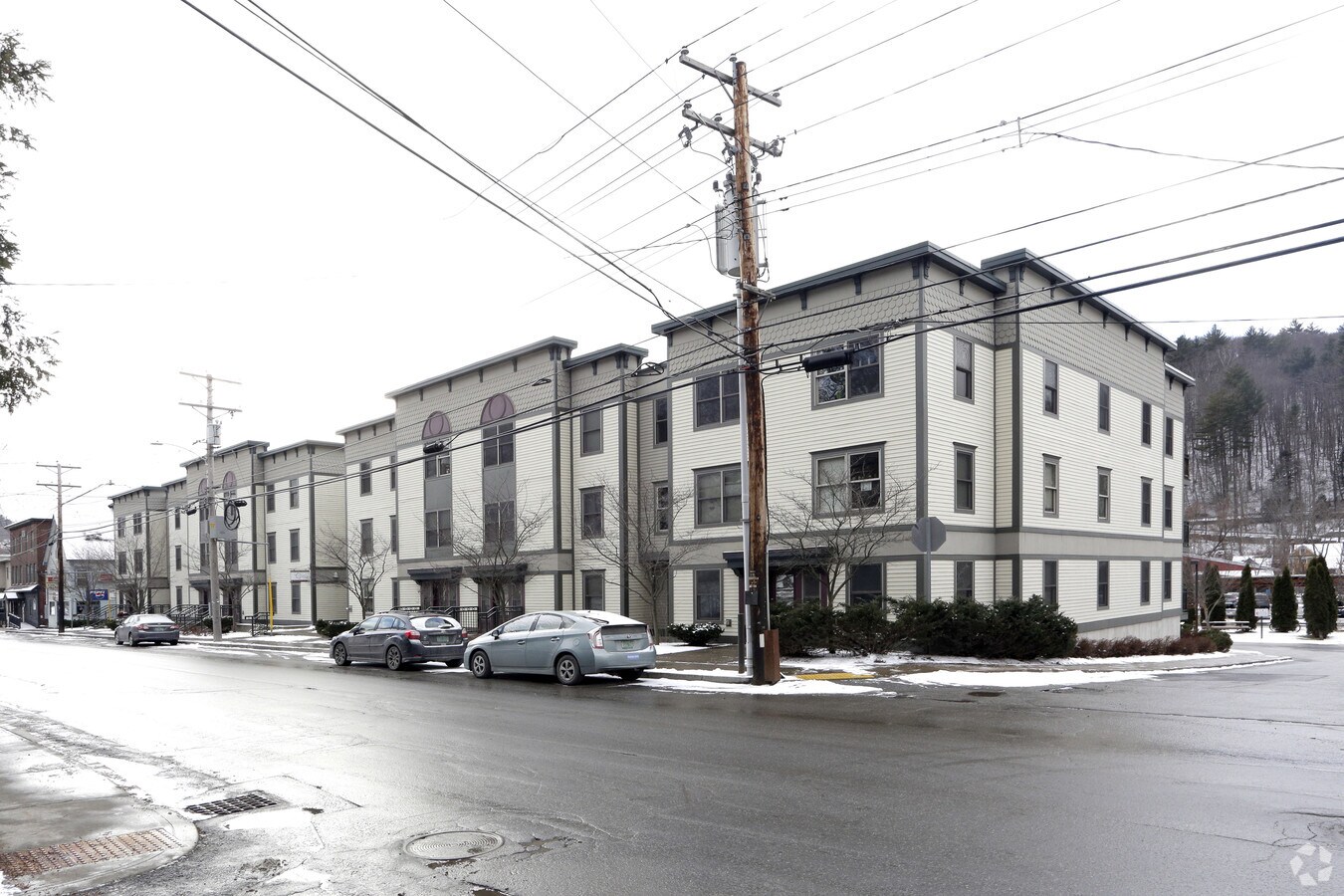 River Station - River Station Apartments